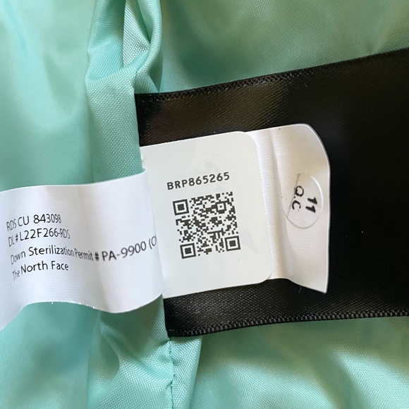 The North Face Women’s Corefire Down Jacket In Wasabi - Picture 9 of 10